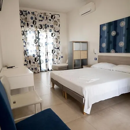 - - Ristorante L'oasi Bed & Breakfast Metaponto