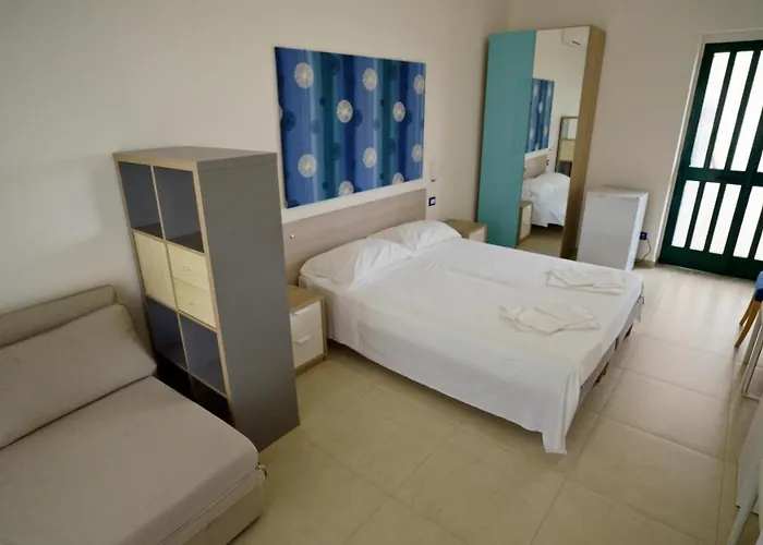 - - Ristorante L'oasi Couette-café 3*